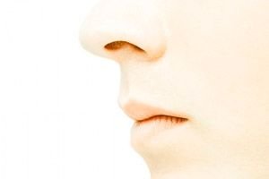 az aceton szagának tünetei a szájból