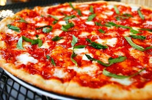 2. Nápolyi pizza, Olaszország